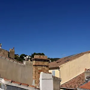 https://lovely-flat-in-the-heart-of-the-medieval-city.fr-provencehotel.com